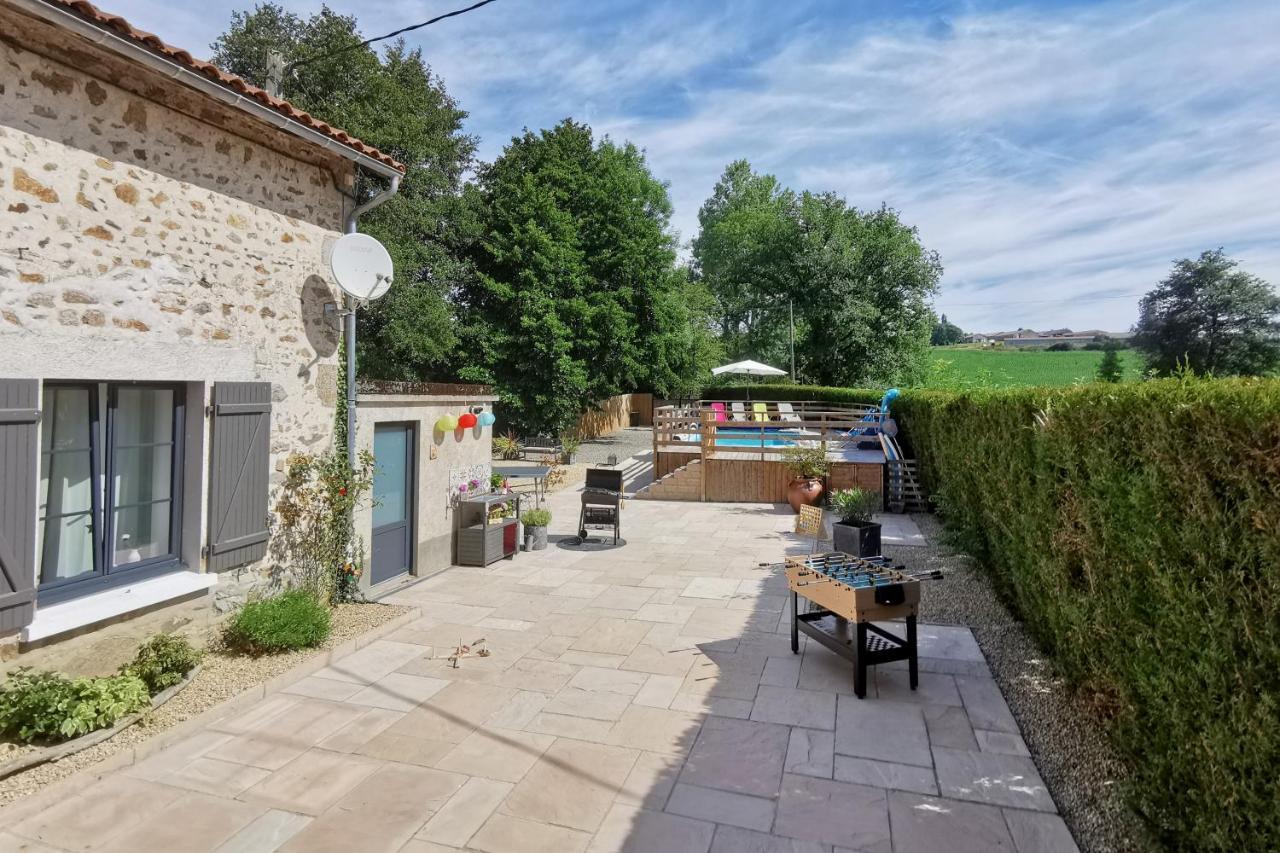 Gite Du Moulin Toucan Berneuil  Buitenkant foto